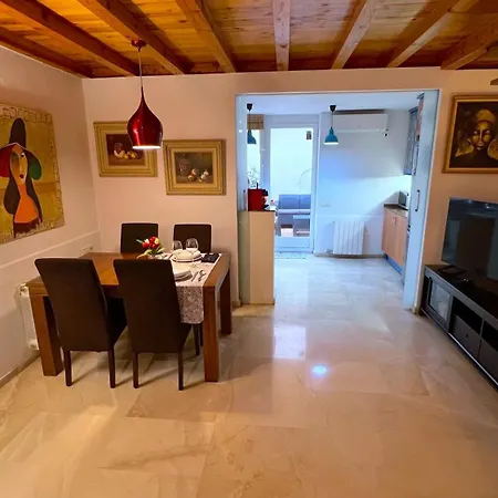 Retiro Urbano En Sants, Tu Hogar En