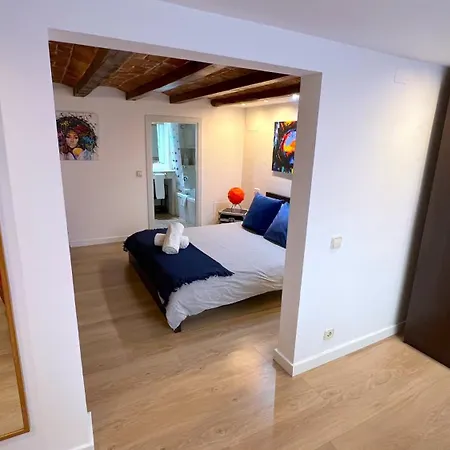 Retiro Urbano En Sants, Tu Hogar En Apartment
