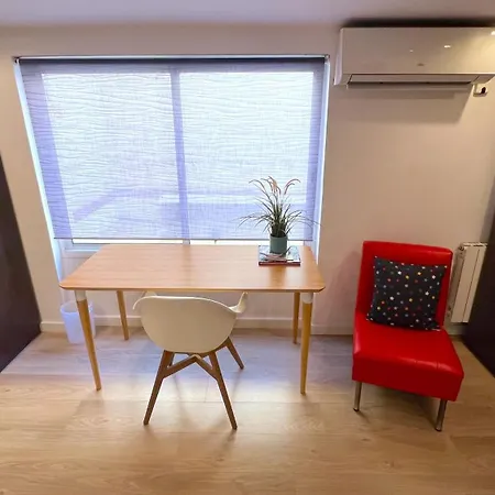 Retiro Urbano En Sants, Tu Hogar En